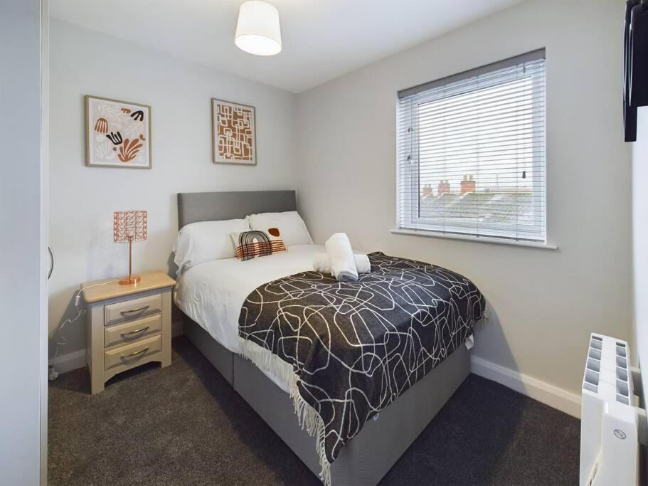 Cozy 2-bed Apartment